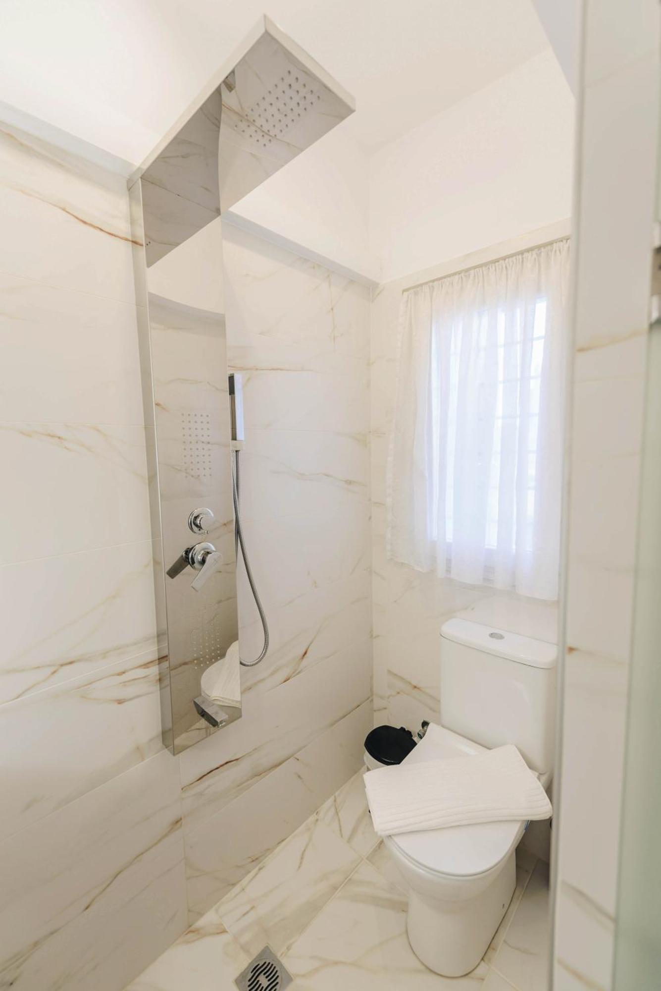 Sunrise Guesthouse Agria Esterno foto