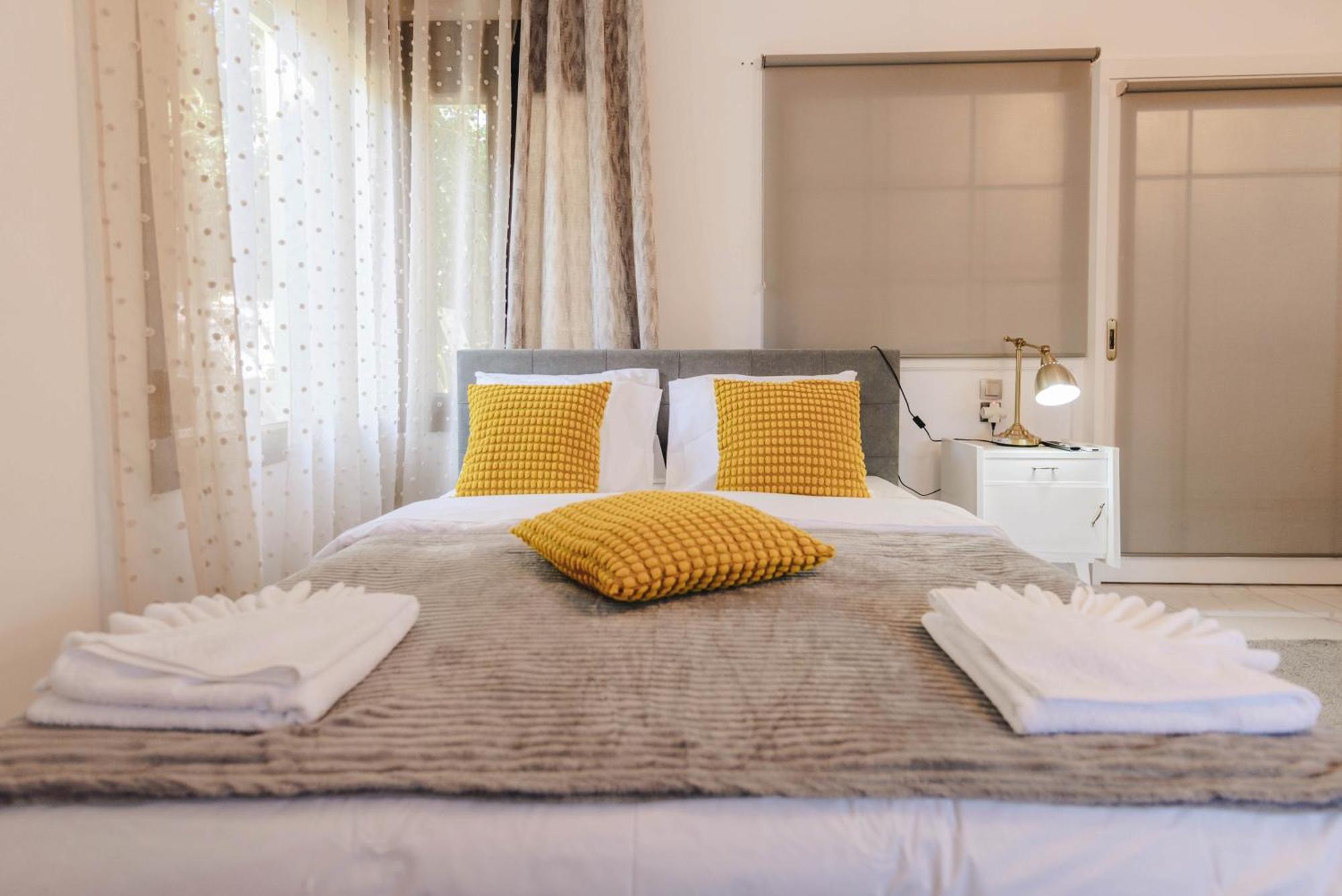 Sunrise Guesthouse Agria Esterno foto