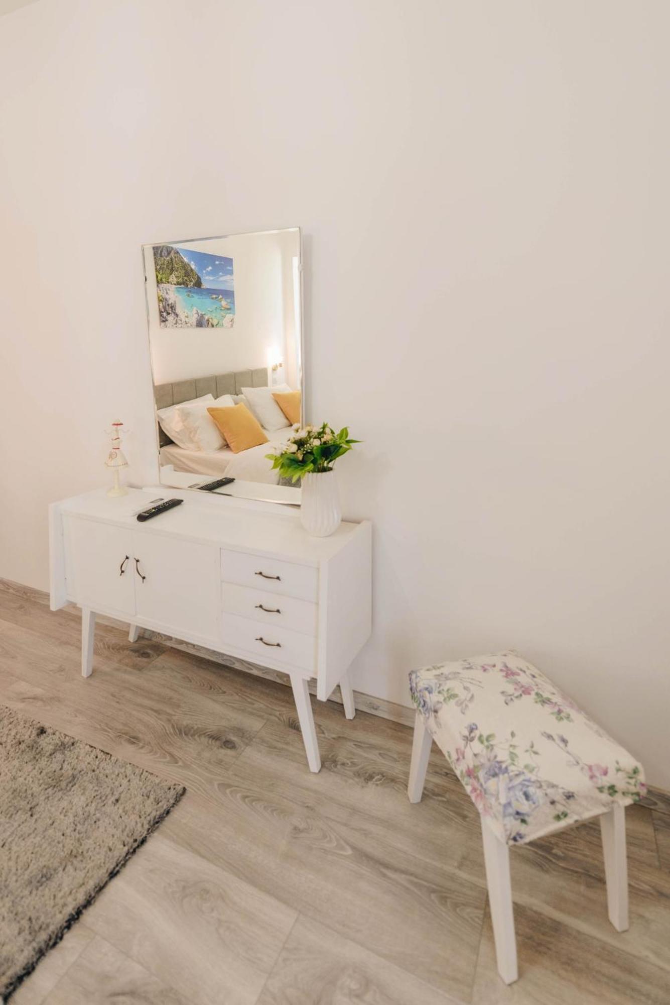 Sunrise Guesthouse Agria Esterno foto