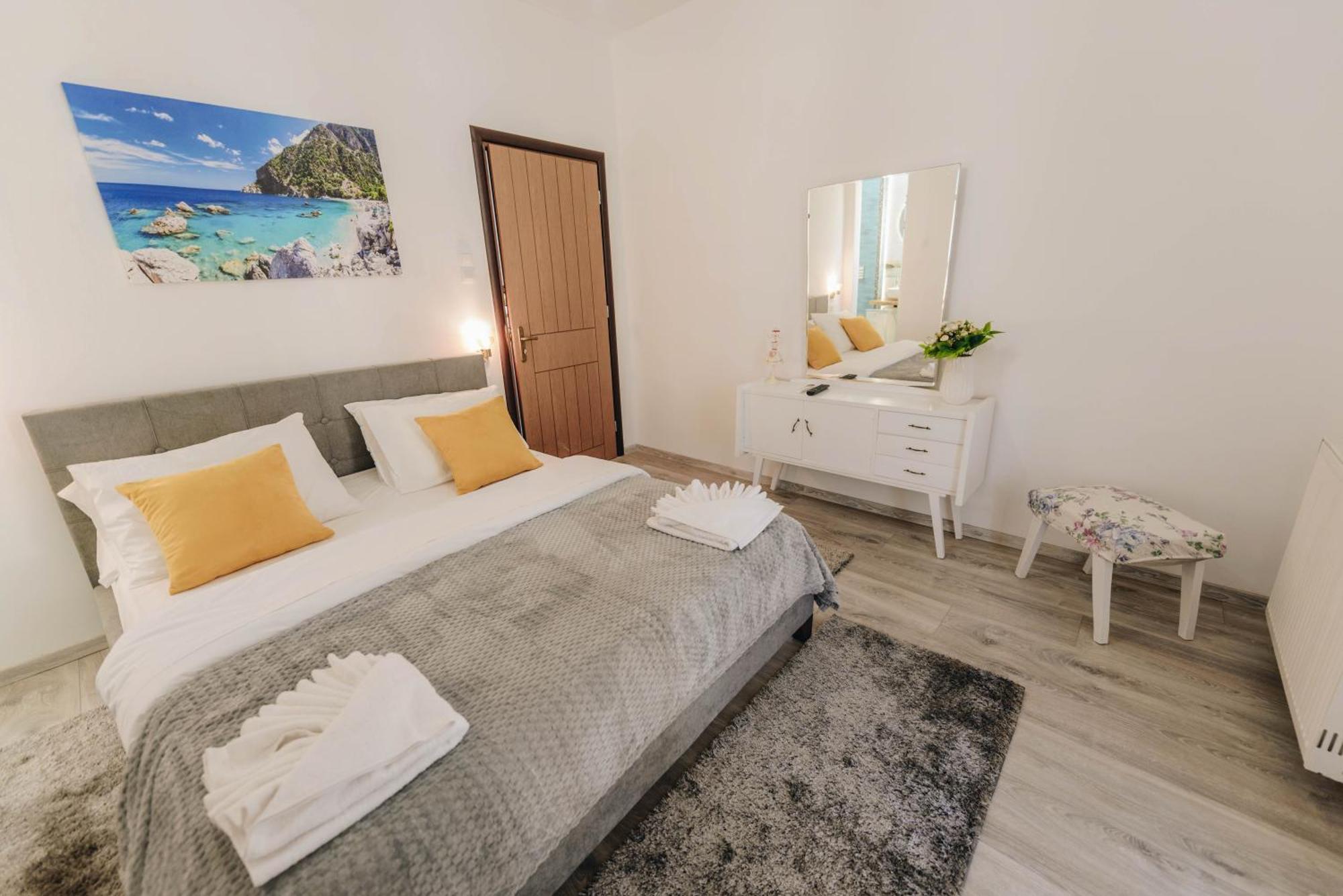 Sunrise Guesthouse Agria Esterno foto